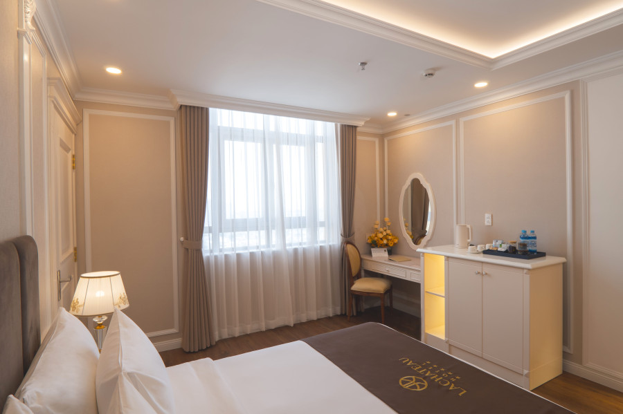 PHÒNG LACHATEAU DELUXE TRIPLE