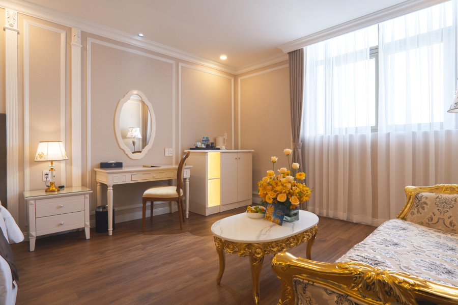 PHÒNG LACHATEAU JUNIOR TRIPLE