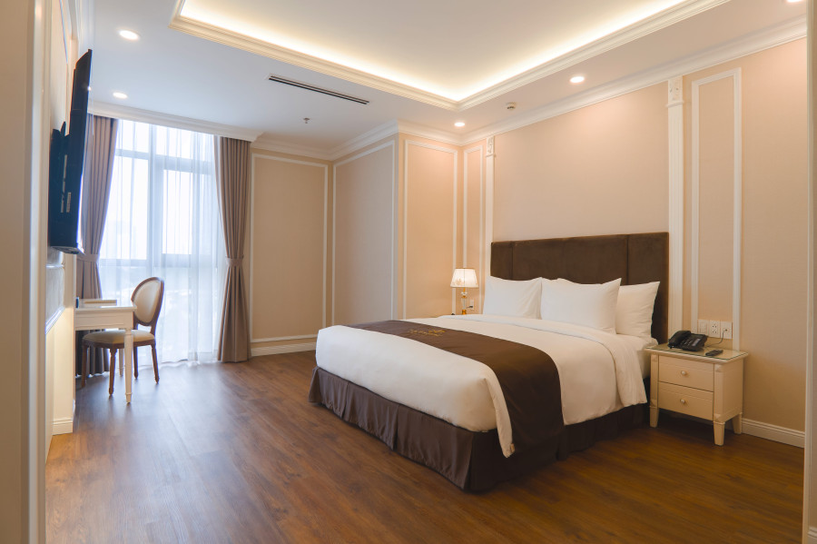 PHÒNG LACHATEAU FAMILY